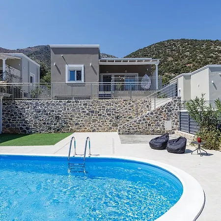 Modern Family Villa Basilicata Salmostro In Bali W/ Pool & Bbq Area Vlikhádha Buitenkant foto