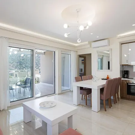 Modern Family Villa Basilicata Salmostro In Bali W/ Pool & Bbq Area Vlikhádha Buitenkant foto