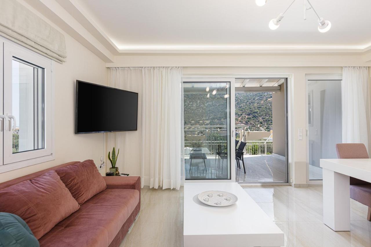 Villa Modern Family Basilicata Salmostro In Bali W/ Pool & Bbq Area Vlikhádha