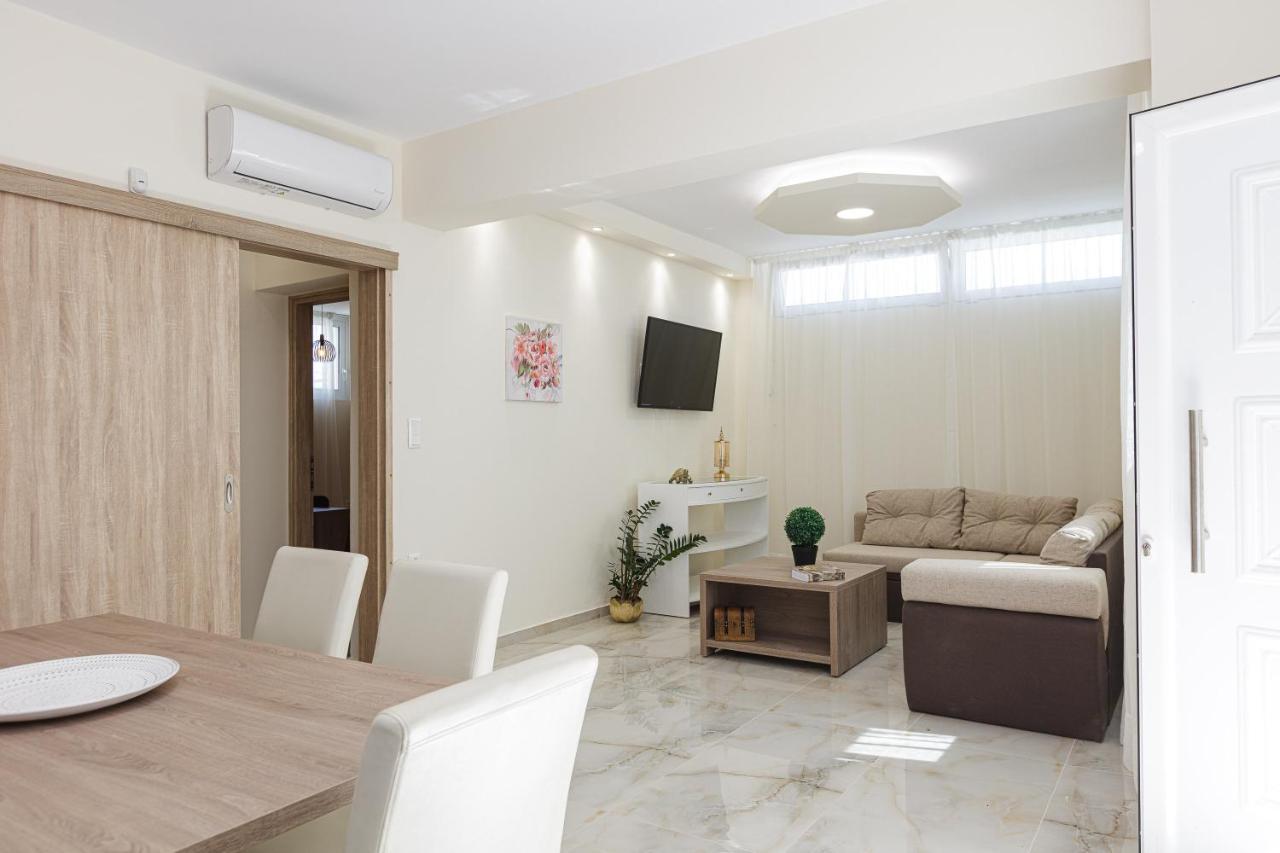 Modern Family Basilicata Salmostro In Bali W/ Pool & Bbq Area * Vlikhádha