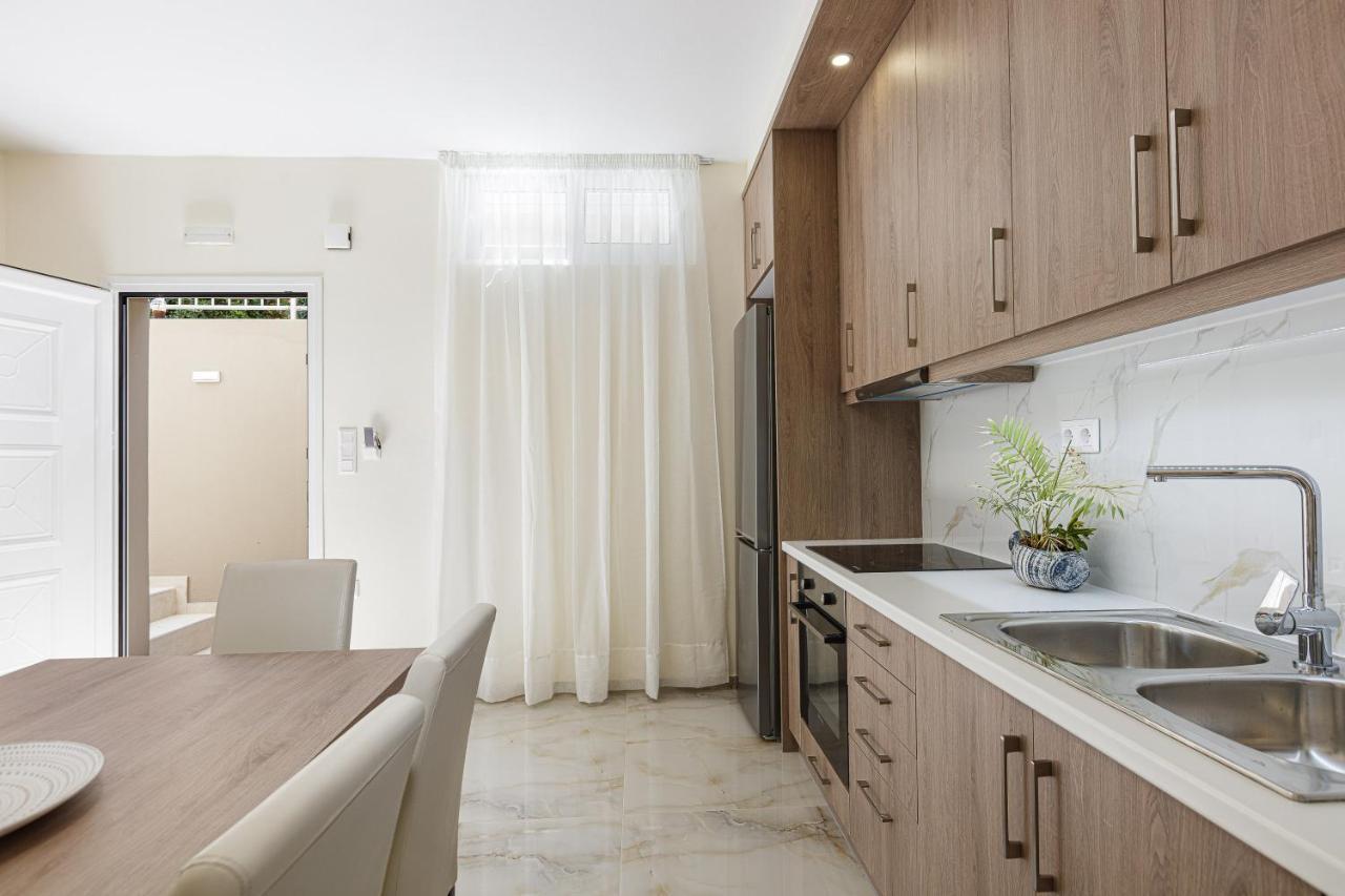 Villa Modern Family Basilicata Salmostro In Bali W/ Pool & Bbq Area