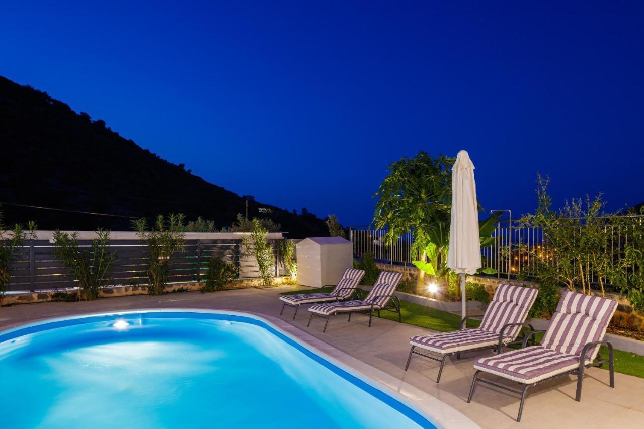 Villa Modern Family Basilicata Salmostro In Bali W/ Pool & Bbq Area Vlikhádha